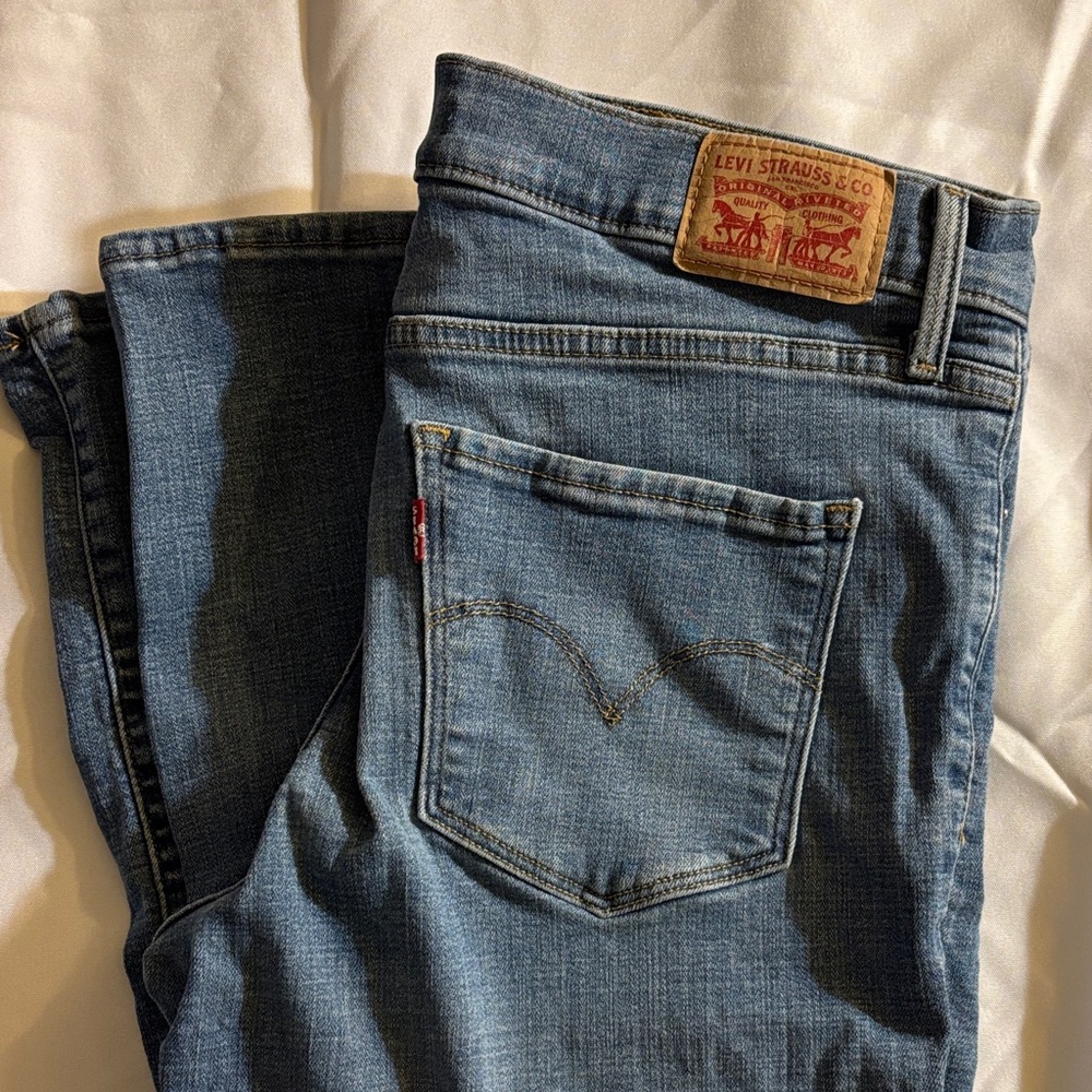 Levi's Classic Blue Jeans with Iconic Patch 315 30